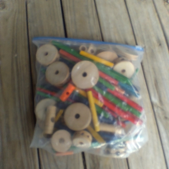 Wooden Tinker Toys Building Set Lot of 100 Pieces Wood Connectors Rods Spools - Picture 7 of 8